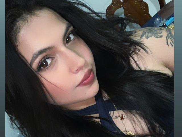 EmiliaJade - Live porn &amp; sex cam - 28343387