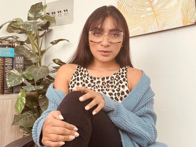 AmelineRousseau - Live porn &amp; sex cam - 28348010