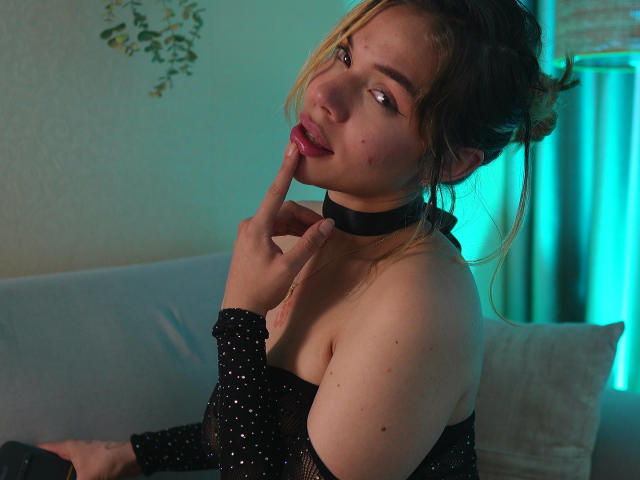 EmmaRiveraa - Live sexe cam - 28359218