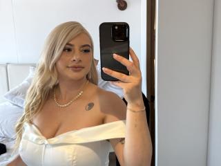 AtheneaRossi - Live Sex Cam - 28367891