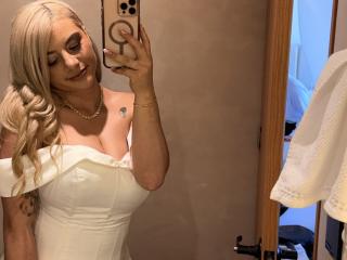 AtheneaRossi - Live Sex Cam - 28367993