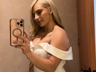 AtheneaRossi - Live Sex Cam - 28367999