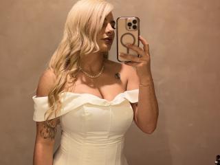 AtheneaRossi - Live Sex Cam - 28368011