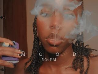 Ver la ficha detallada de KharlaQueen