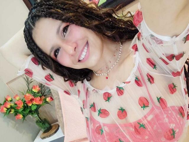 SarahWelinton - Live porn &amp; sex cam - 28379339