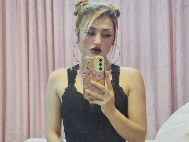 CamilaRossa - Élő pornó és szexkamera - 28380317