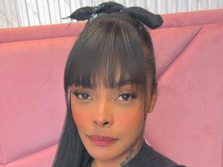 EmmaEbonyの詳細情報を見る