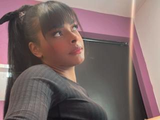 EmmaEbonyの詳細情報を見る