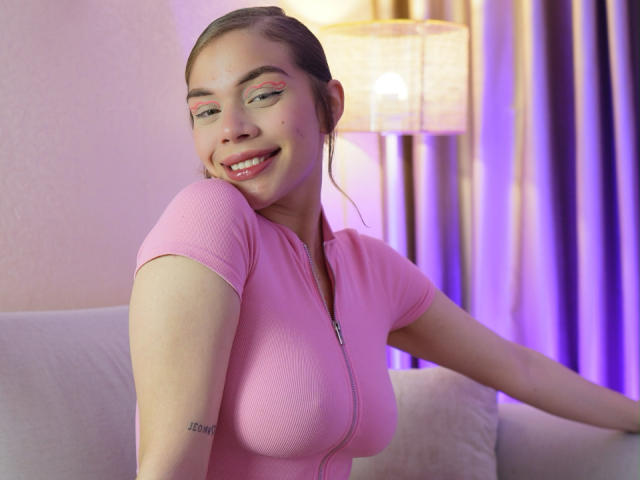 EmmaRiveraa - Live porn &amp; sex cam - 28384178