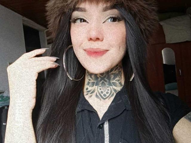 LannieGonzales - Live sex cam - 28396484