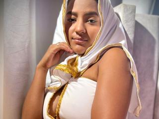 LeilaZahar's Model Profile