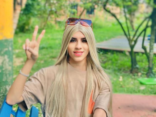 SiaraRealish - Live sex cam - 28397156