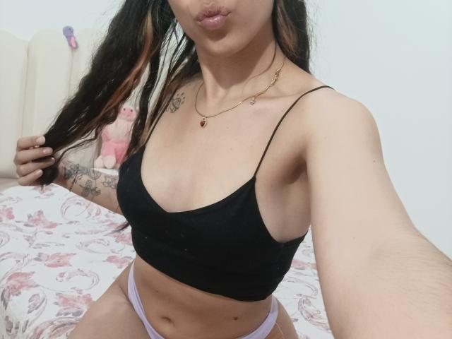 AbigailLarrain - Sexe cam en vivo - 28401023