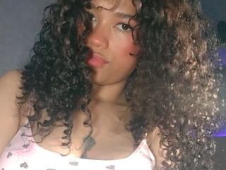 KellyAmbaris - Live porn &amp; sex cam - 28407482