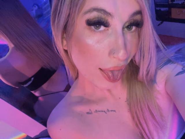 SammyViolet - Live porn &amp; sex cam - 28416305