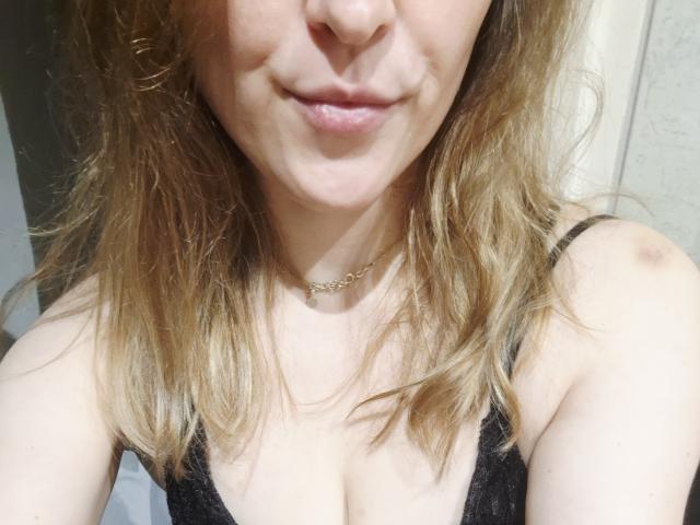 BellaMaddie - Live porn &amp; sex cam - 28426877