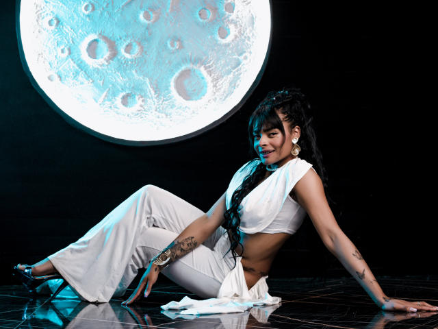 EmmaEbony - сексуальная веб-камера в реальном времени - 28428590