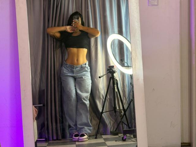 AlessiaFerry - Live sex cam - 28439957