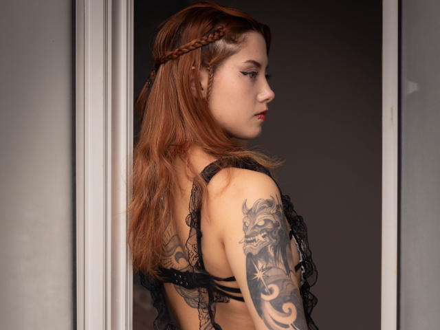 EmmaThomsonn - Live porn &amp; sex cam - 28440797