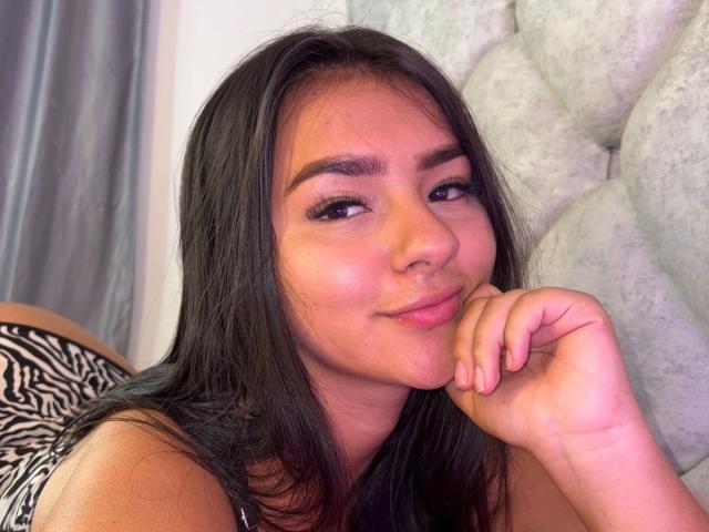 AlessiaFerry - Live porn &amp; sex cam - 28444817