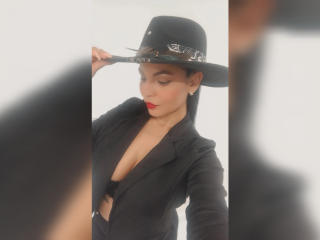 JessicaFiore - Élő pornó és szexkamera - 28447976