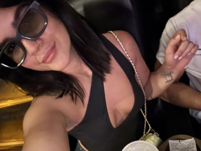 ScarlletZhen - Live porn &amp; sex cam - 28452611