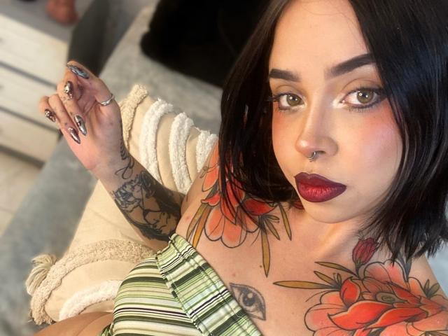 NaiaWhisper - Live Sex Cam - 28455413
