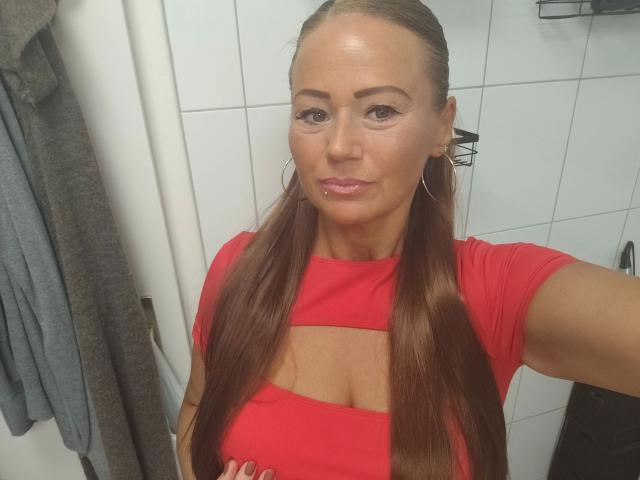 Miss-Lara-hot - Live porn &amp; sex cam - 28470575