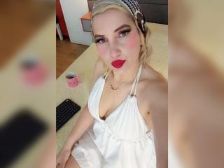 Xem hồ sơ đầy đủ của GiuliaAddams