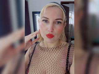 Xem hồ sơ đầy đủ của GiuliaAddams