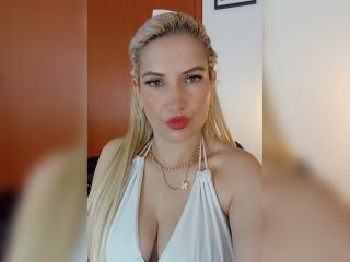 Xem hồ sơ đầy đủ của GiuliaAddams