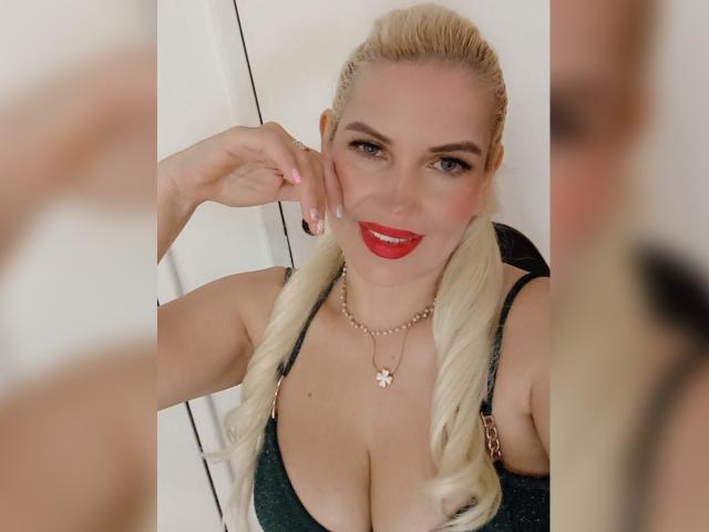 GiuliaAddams - Live porn &amp; sex cam - 28474898