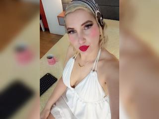 Xem hồ sơ đầy đủ của GiuliaAddams