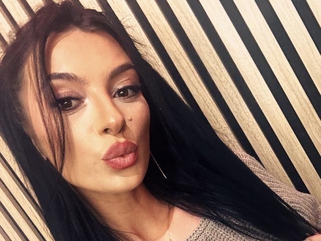 KinkyAmelie - Live sex cam - 28475213