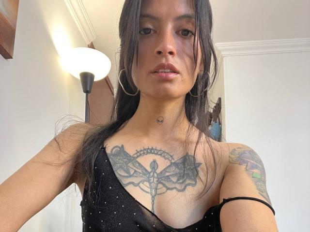 NiaWhitee - Sexe cam en vivo - 28477778