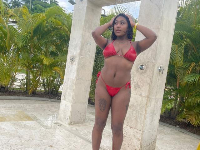 AmberQueeny - Live porn &amp; sex cam - 28478480