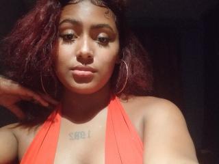 Podívejte se na podrobnou kartu AmberQueeny