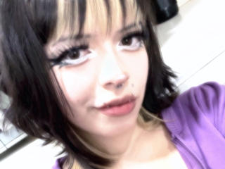 انظر إلى الملف المفصل لـ NatashaHottson