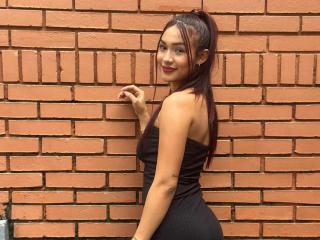 انظر إلى الملف المفصل لـ SashaHans