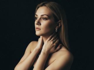 انظر إلى الملف المفصل لـ SarahFontain