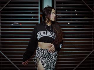 انظر إلى الملف المفصل لـ AliceHotBlue