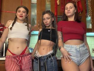 انظر إلى الملف المفصل لـ HotCaramelsTrio