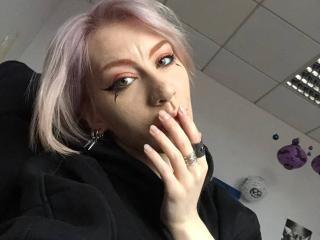 انظر إلى الملف المفصل لـ Aurali