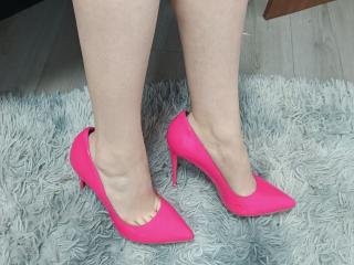 انظر إلى الملف المفصل لـ LariElla