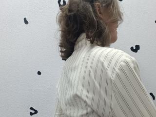 انظر إلى الملف المفصل لـ LariElla