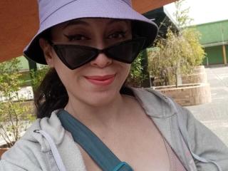 Ver la ficha detallada de KendraSimons