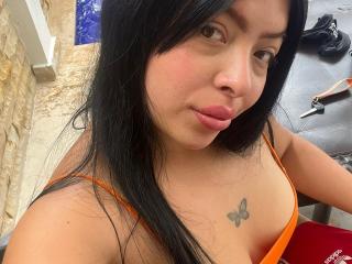 انظر إلى الملف المفصل لـ KateWelsin