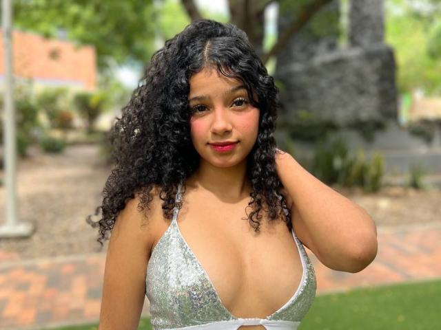 BellainLove - Live sex cam - 28491089