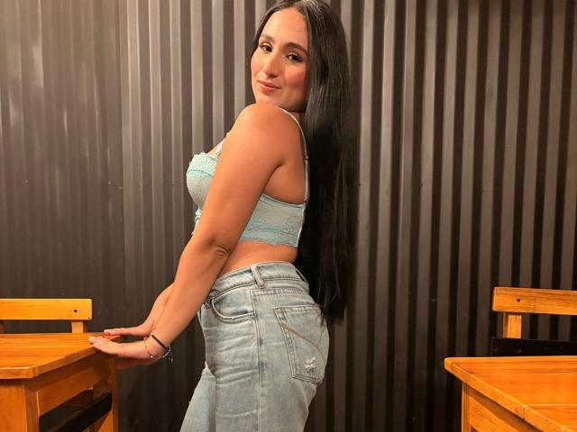 HiilaryDolce - Live porn &amp; sex cam - 28492469