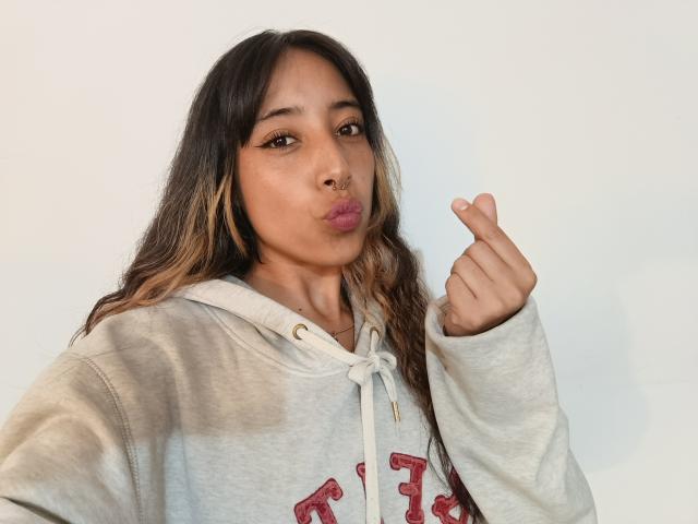 AbigailLarrain - Live porn &amp; sex cam - 28494938